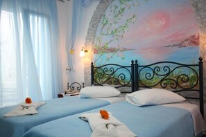 In-room safe, free cots/infant beds, free WiFi, bed sheets - Amaryllis Studios (Mykonos)