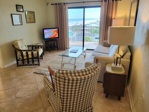 Smart TV, DVD player, books