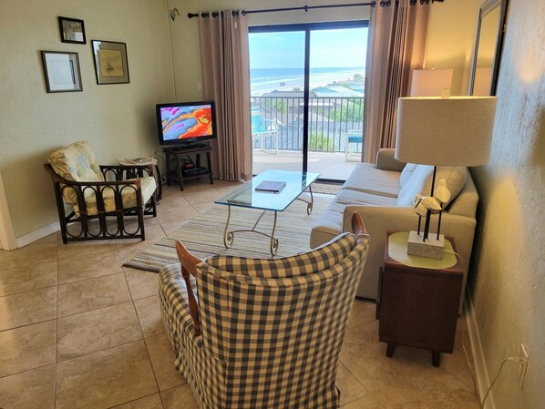 Smart TV, lettore DVD, libri