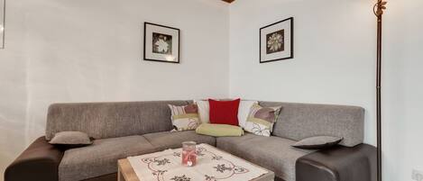 Apartment | Living room