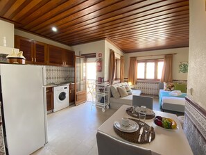 Interior - MONTE GORDO BEACH 1 by HOMING (Monte Gordo)