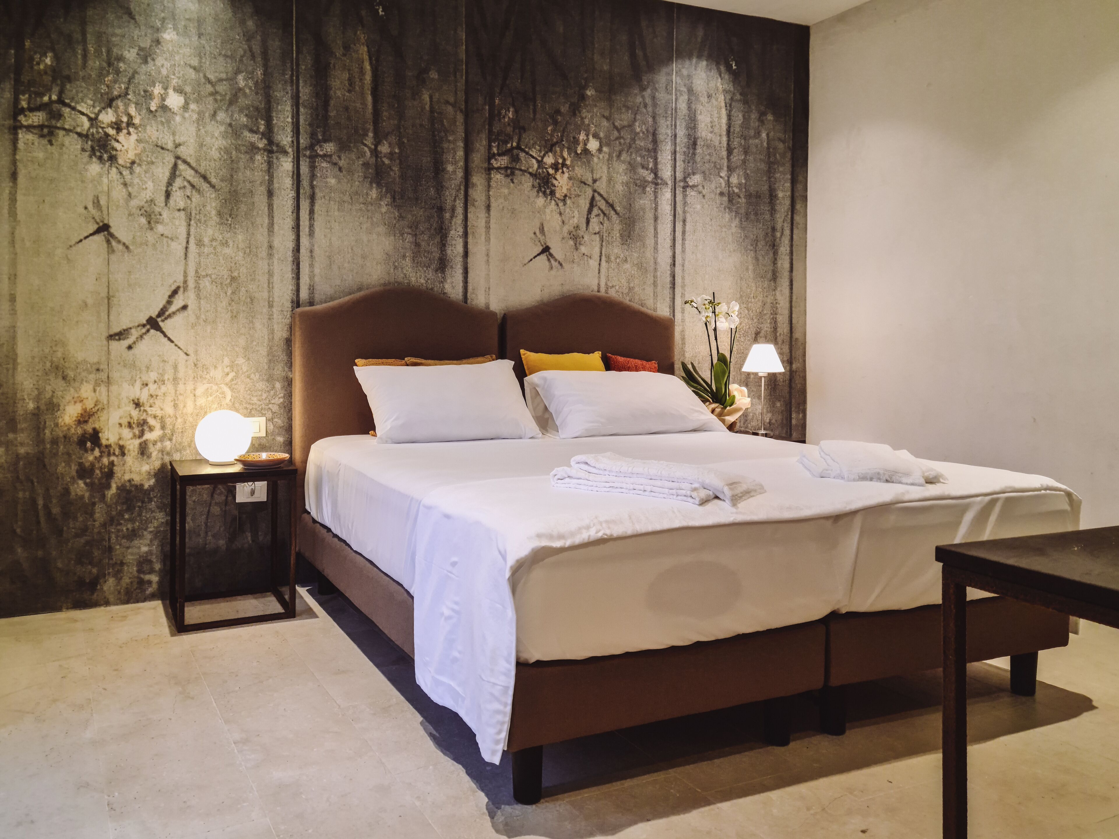 Classic-Doppel- oder -Zweibettzimmer | Allergikerbettwaren, Betten mit Memory-Foam-Matratzen, Minibar