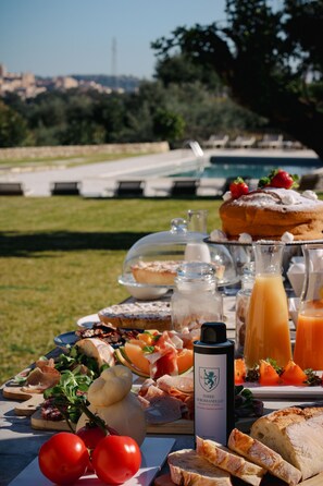 Petit déjeuner buffet compris tous les jours
