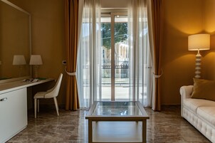 Junior Suite | Living area | Flat-screen TV