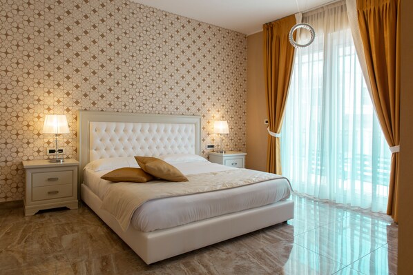 Junior Suite | Minibar, desk, laptop workspace, soundproofing - Aurum Suites (Pescara)