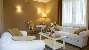 Minibar, Schreibtisch, laptopgeeigneter Arbeitsplatz