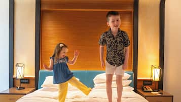 Premium bedding, in-room safe, individually furnished, desk