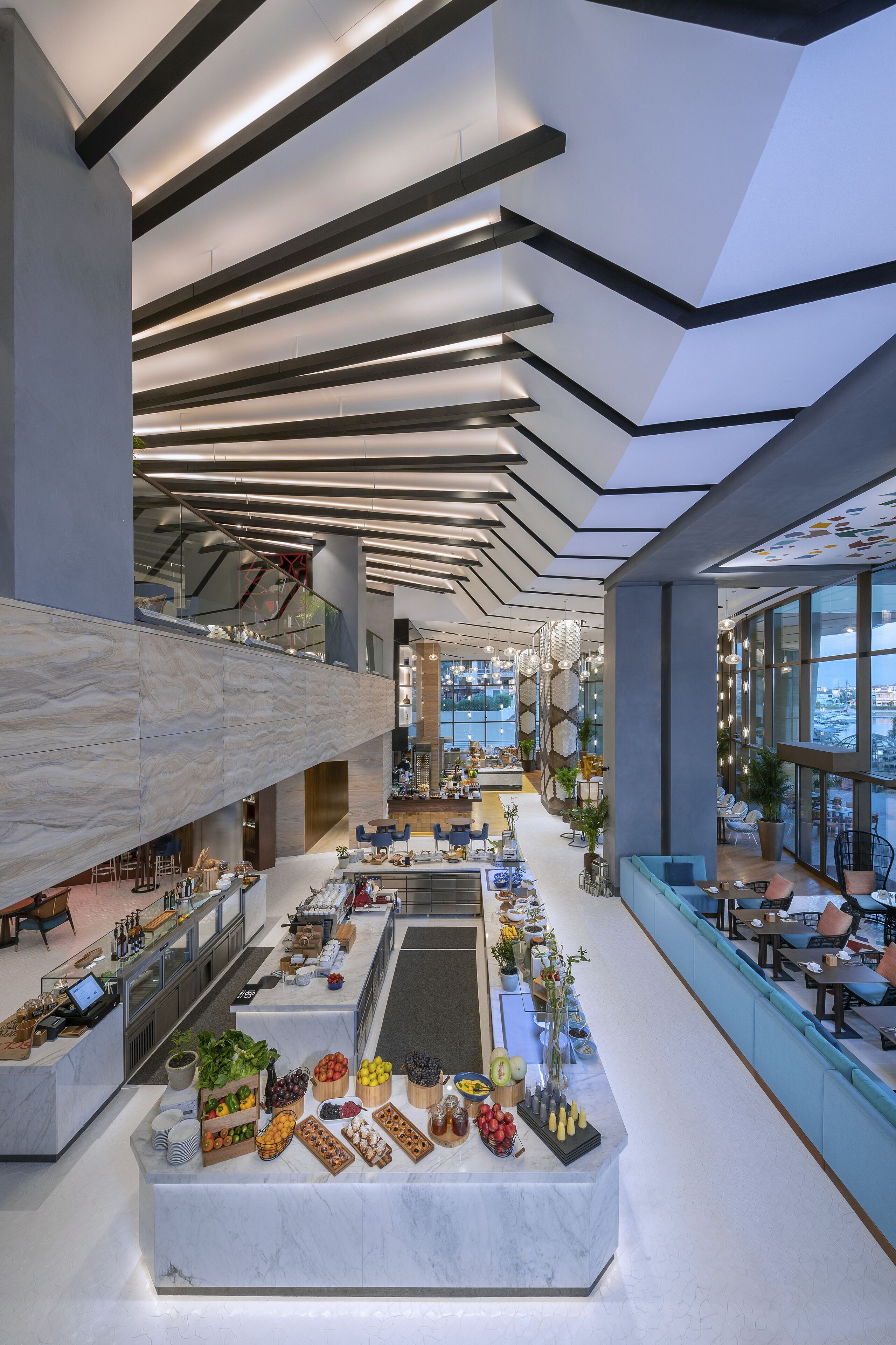 Morgenmadsbuffet hver dag (160 AED pr. person)