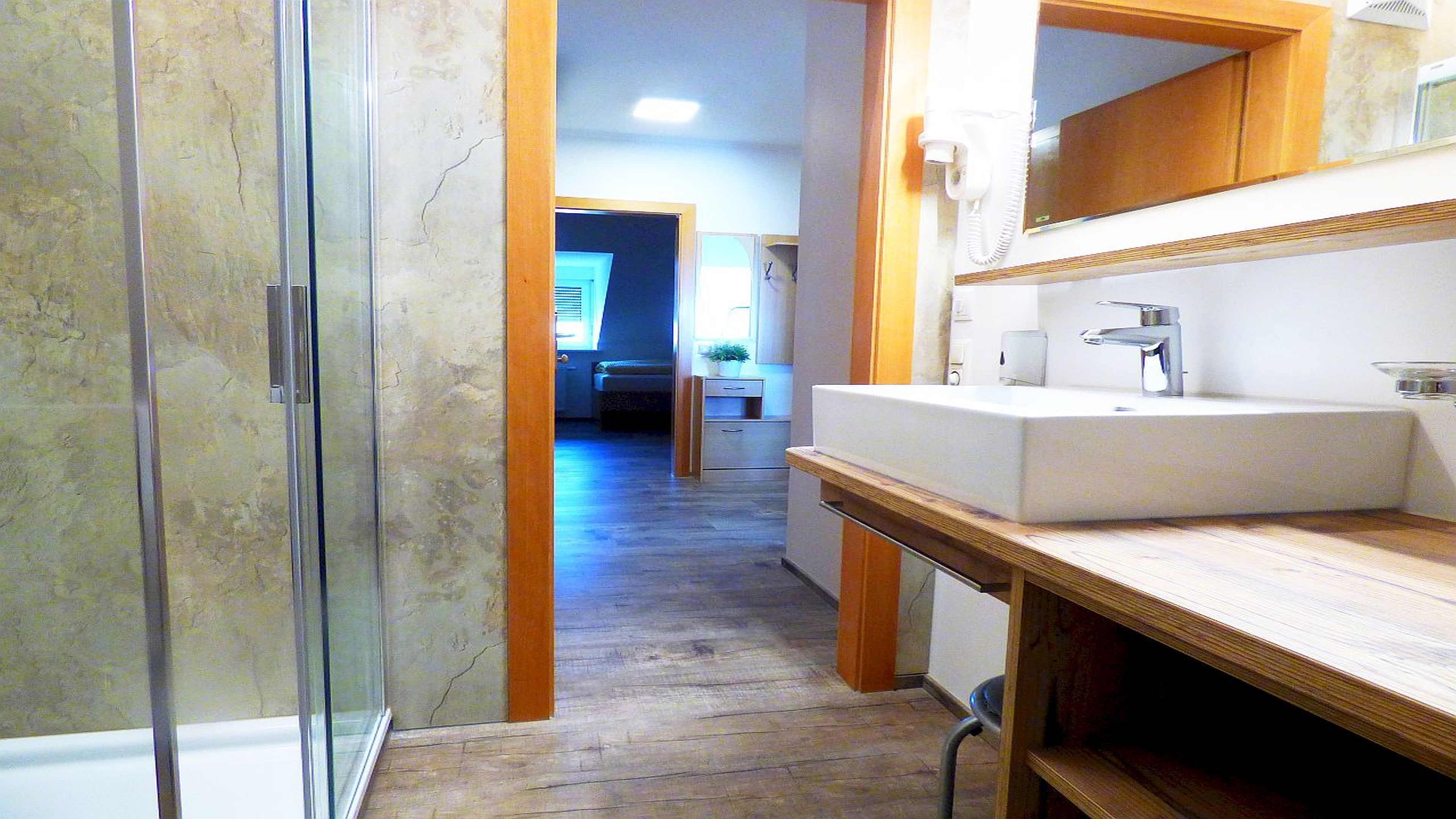 Apartment, Private Bathroom, Lake View (Balkonwohnung C) | Bathroom | Shower, rainfall showerhead, hair dryer, towels