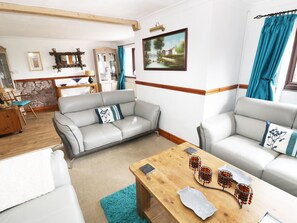 House, 3 Bedrooms | Interior