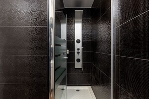 Ducha del cuarto de baño