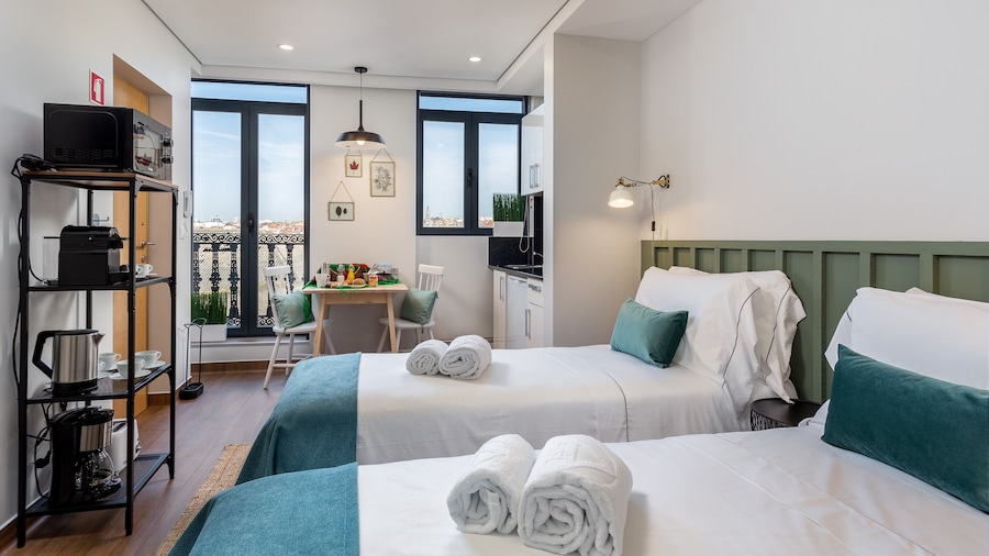 Feel Porto Wine Essence Flats