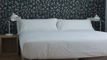 Double Room | Free WiFi, bed sheets, wheelchair access