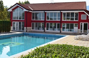 Front of property - Balneo Hotel Tintyava (Vurshets)