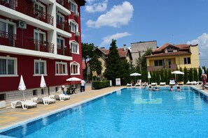 Indoor pool, seasonal outdoor pool - Balneo Hotel Tintyava (Vurshets)