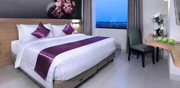 Minibar, in-room safe, desk, free WiFi