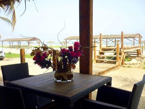 Outdoor dining - Samharam Resorts (Salalah)