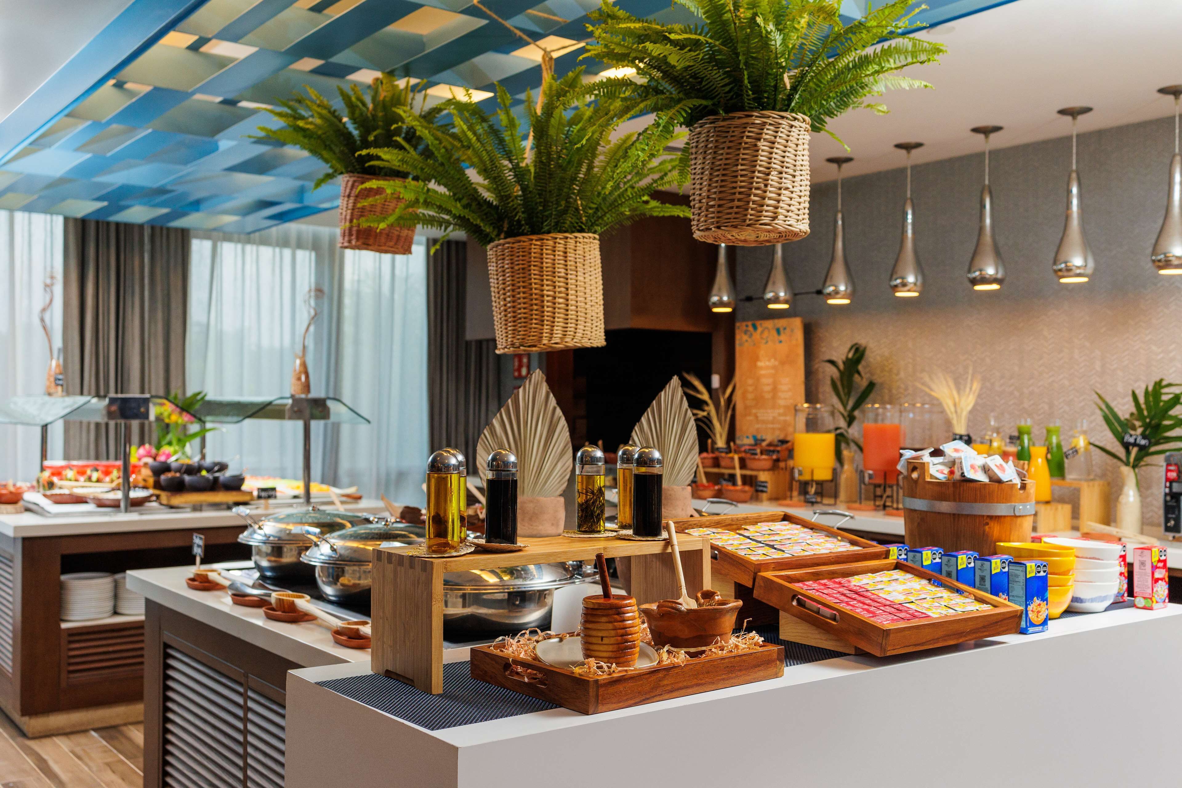 Daily buffet breakfast for a fee