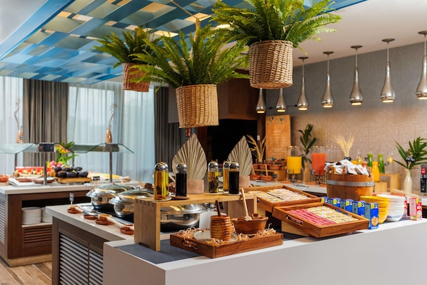 Daily buffet breakfast for a fee