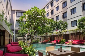 Pool | Outdoor pool - Savvoya Hotel Seminyak (Seminyak)