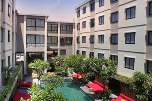 Outdoor pool - Savvoya Hotel Seminyak (Seminyak)