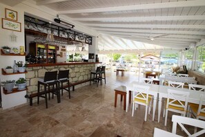 Bar (on property) - Dalyance Hotel (Ortaca)