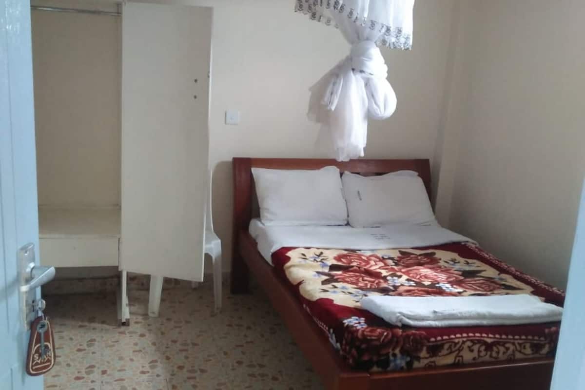Standard Single Room | Iron/ironing board, free WiFi, bed sheets