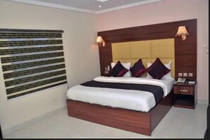 Elite Room | In-room safe, soundproofing, free WiFi, bed sheets - Habitat Hotel and Resort (Port Harcourt)