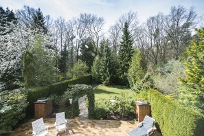 Design Studio, 1 Queen Bed, Kitchen, Garden View | Garden view - Hej- Apartments (Bayreuth)