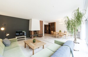 Flat-screen TV - Hej- Apartments (Bayreuth)
