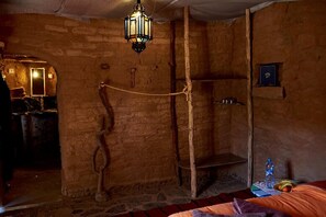 Double Room | Free WiFi, bed sheets - Maison Boutchrafine (Erfoud)