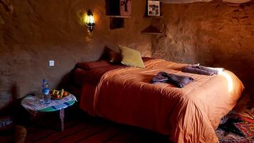 Double Room | Free WiFi, bed sheets