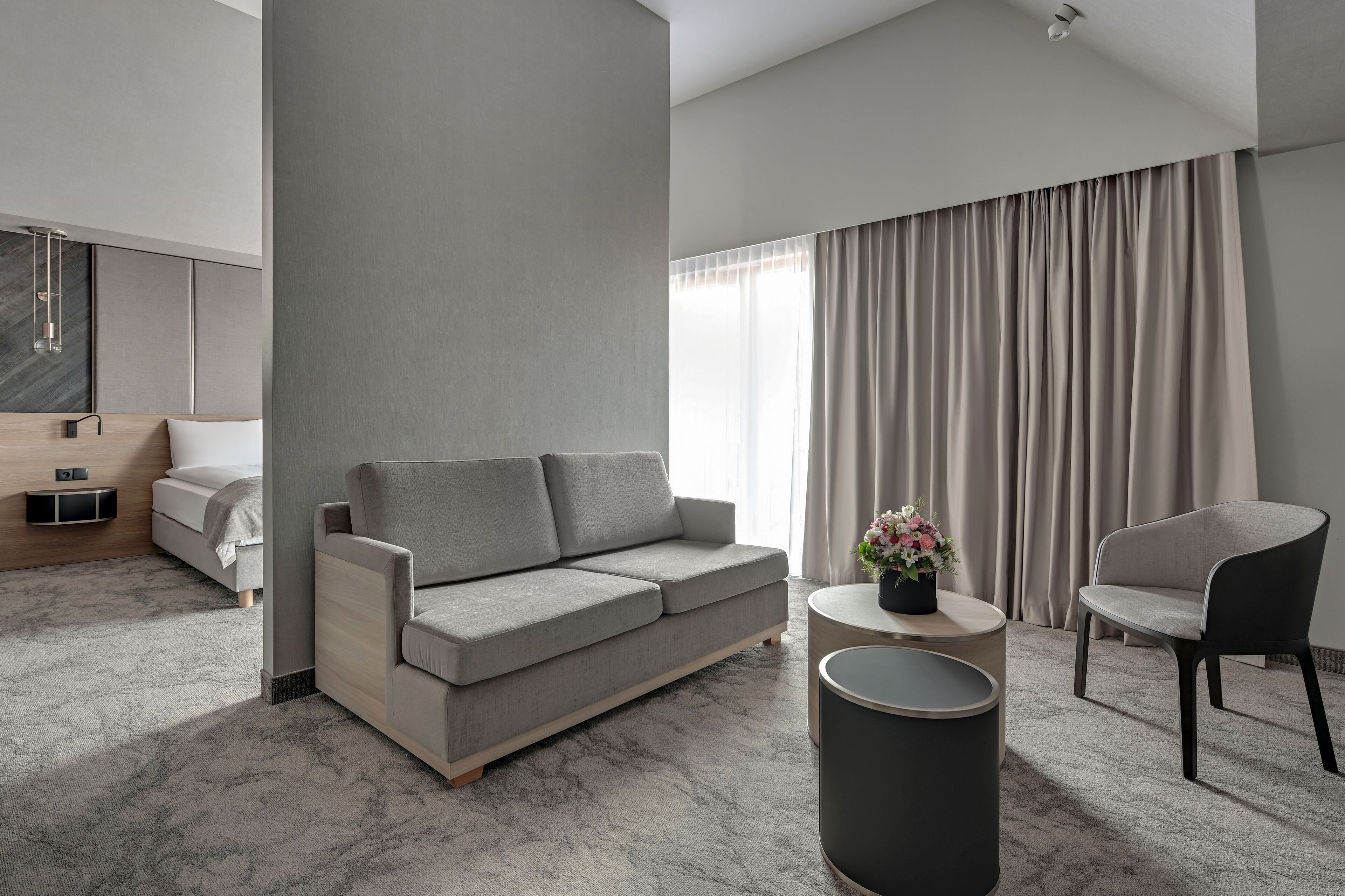 deluxe studio, non smoking | living area | smart tv