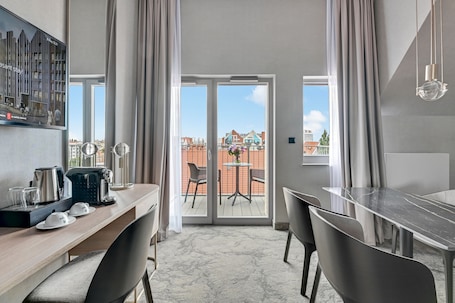 Deluxe Apartment, Non Smoking | Living area | Smart TV