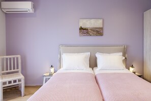 3 slaapkamers, een strijkplank/strijkijzer, wifi, beddengoed