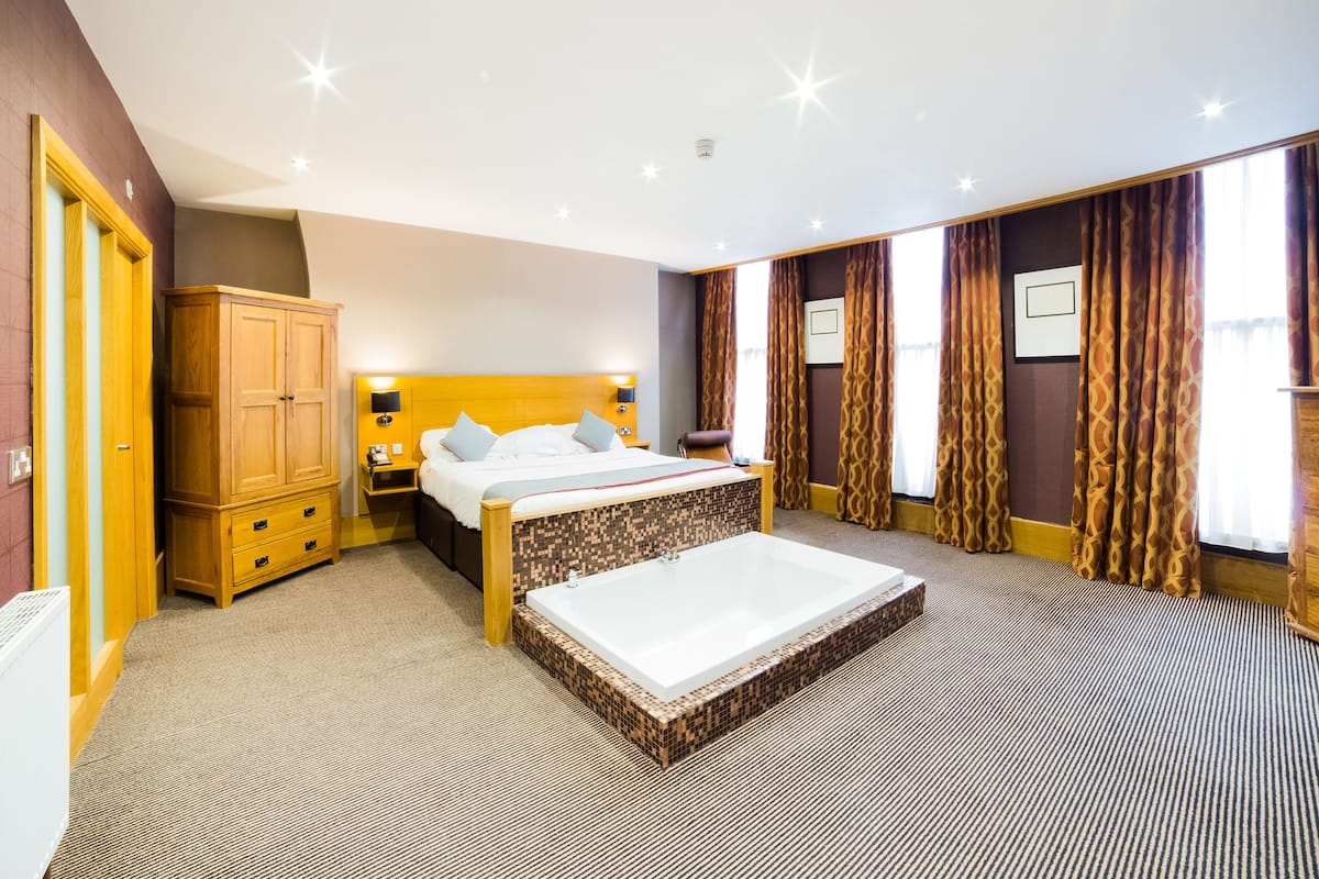 Superior-Doppelzimmer, 1 Doppelbett | 1 Schlafzimmer, hochwertige Bettwaren, Schreibtisch