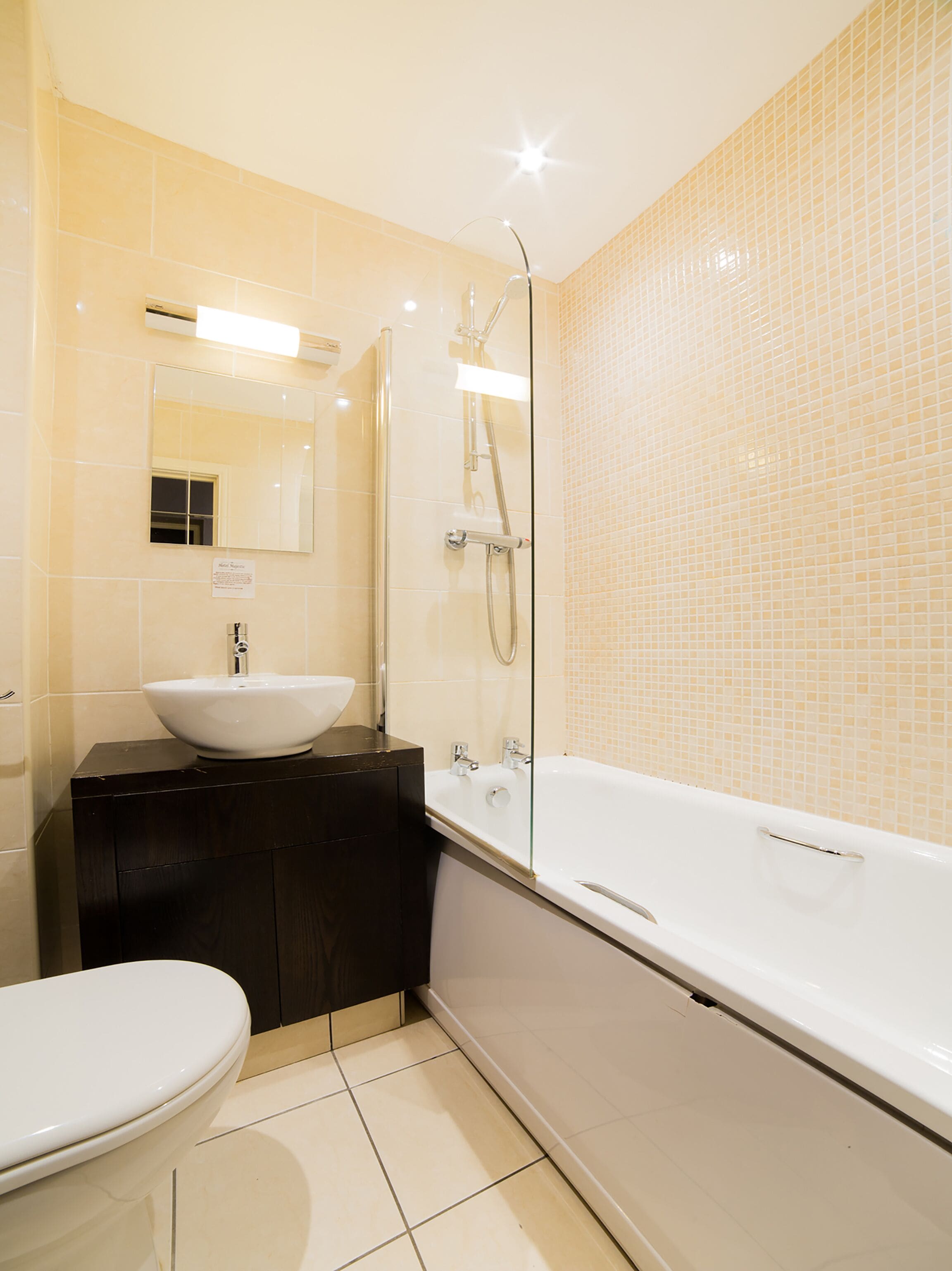 Standard Double Room | Bathroom