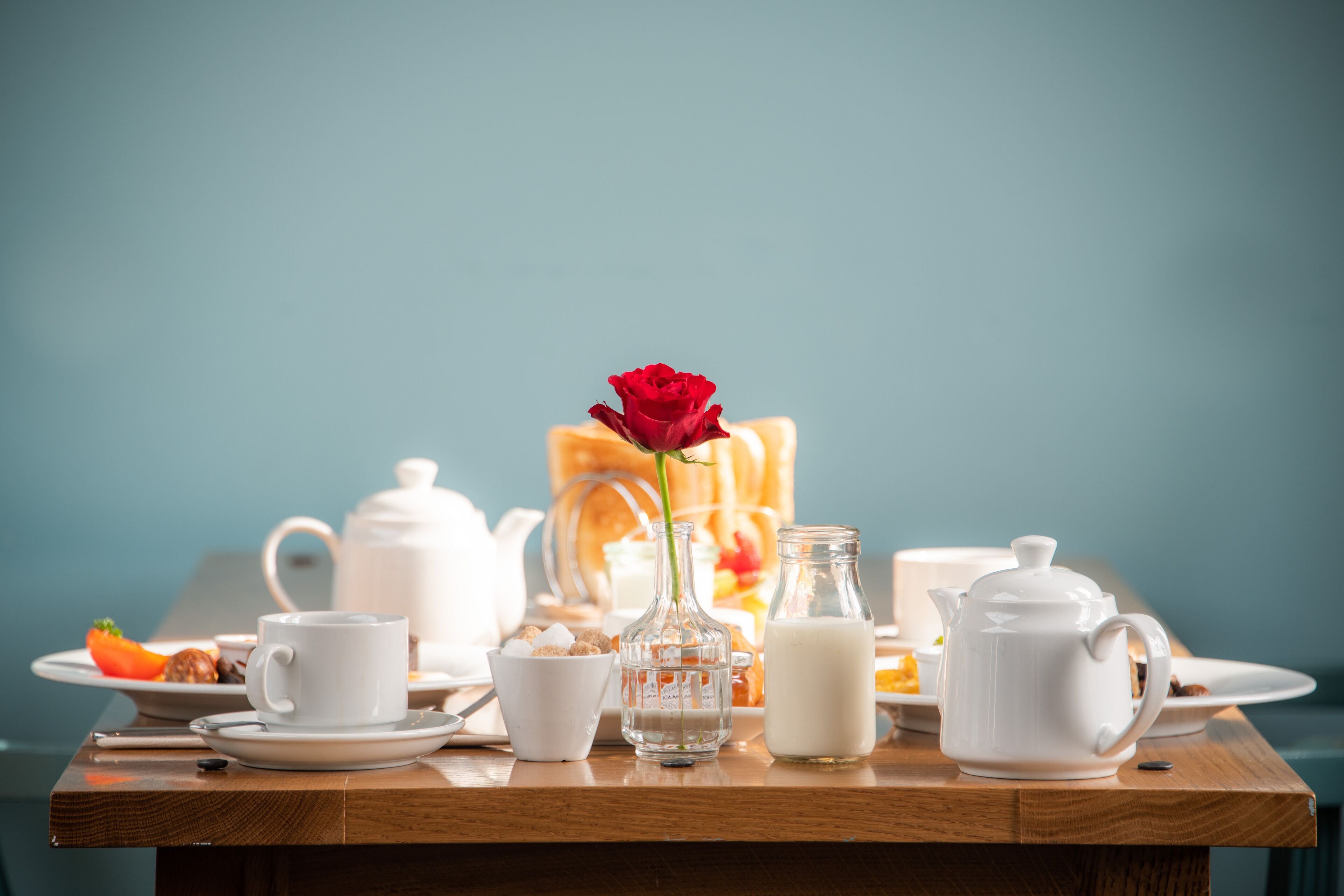 free daily full breakfast