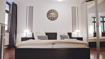 Laptop workspace, cots/infant beds, free WiFi, bed sheets