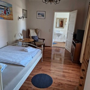 Yhden hengen perushuone | Yksilöllisesti sisustettu, yksilöllisesti kalustettu, ilmainen Wi-Fi