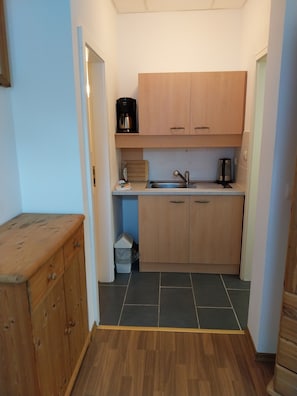 Yhden hengen perushuone | Yksityinen keittiö