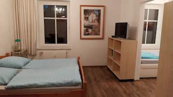 Værelse til 3 personer | Individuelt design, individuel indretning, gratis Wi-Fi, sengetøj