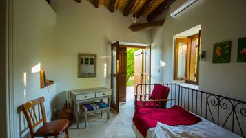 Cottage, 3 phòng ngủ | 3 phòng ngủ, bàn, bàn ủi/dụng cụ ủi quần áo
