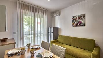 Superior Apartment, 1 Bedroom (5 pax) | Living area | 19-inch flat-screen TV with digital channels, LCD TV