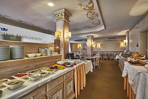 Daily continental breakfast for a fee - Residence Columbia (San Michele al Tagliamento)