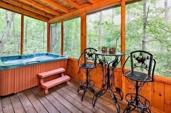 Indoor spa tub