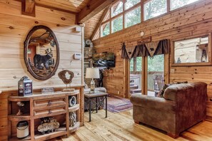 Interior - Come and enjoy Mountain Dreams!  Free Fiber WIFI - Hot Tub - Sauna - A+ Location (Sevierville)
