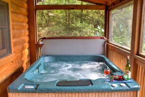 Indoor spa tub