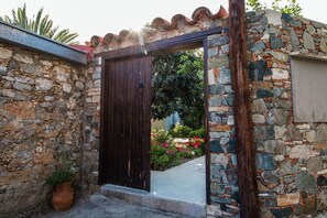 Entrada al alojamiento