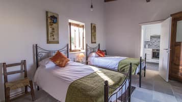 Cottage, 2 Bedrooms | 2 bedrooms, free cots/infant beds, free WiFi, bed sheets